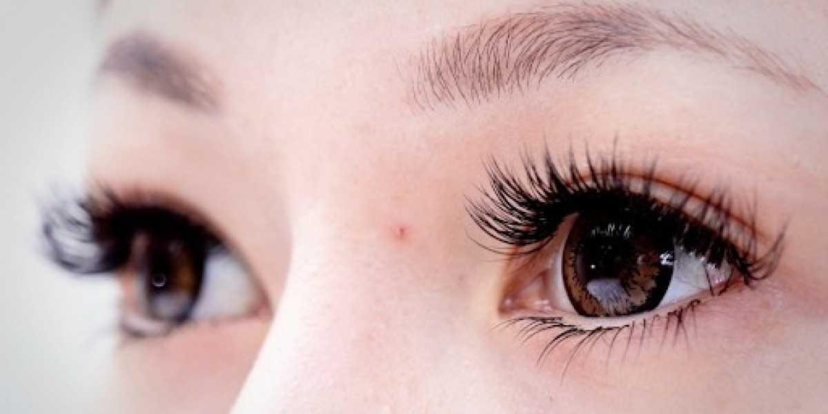 Eyelash Extensions: Enhance Your Natural Beauty