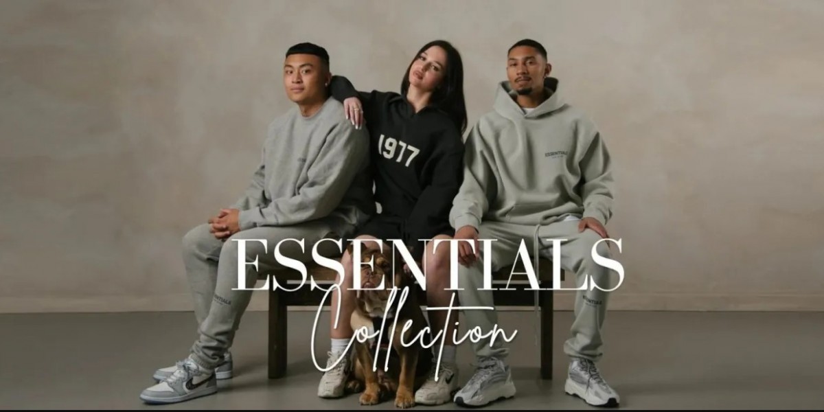 Essentials Hoodie: Why It’s a Streetwear Staple
