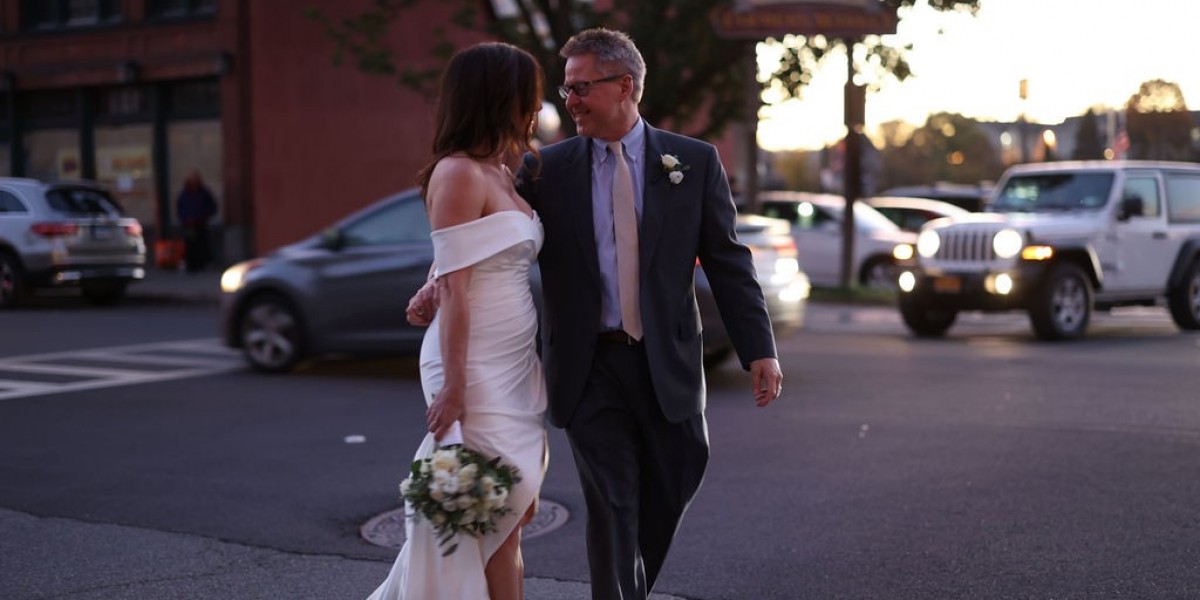 How to Choose the Best Upstate NY Wedding Photographers | Just Shoot with Saumya