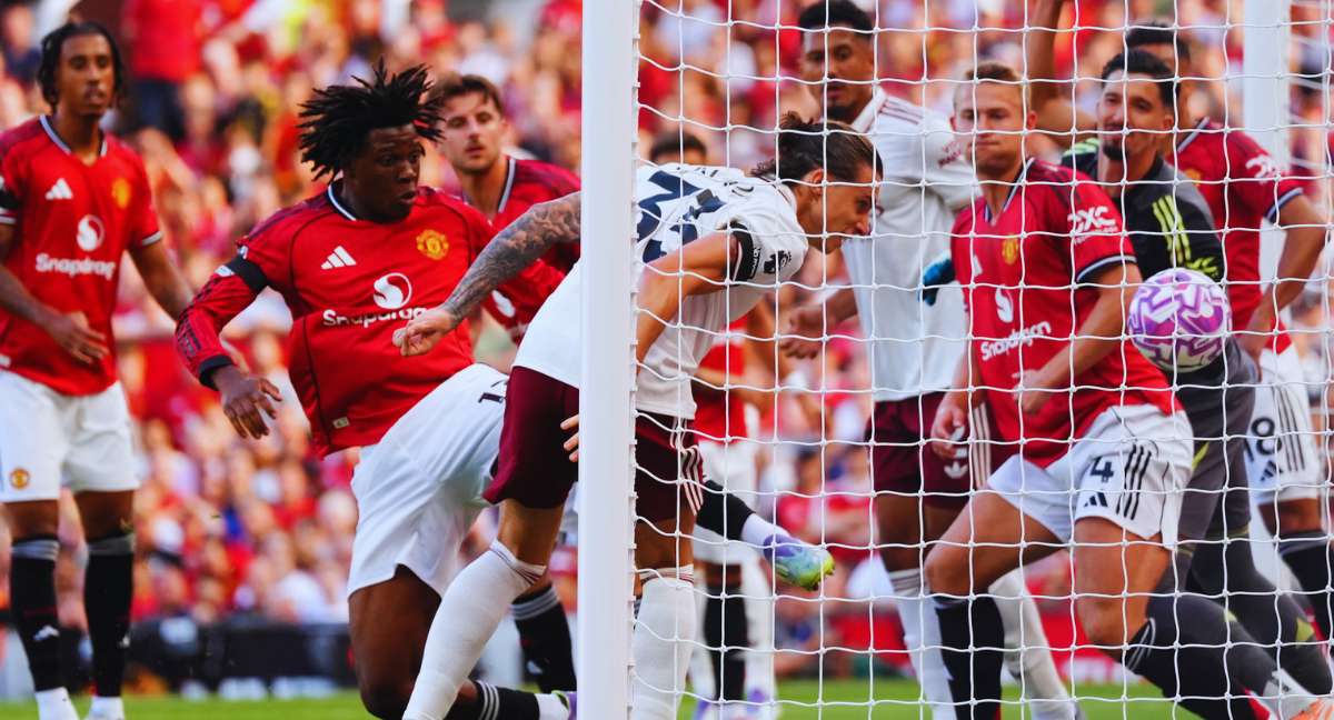 Manchester United 0-1 Arsenal: Arsenal Make United Pay For Goalkeeping Error