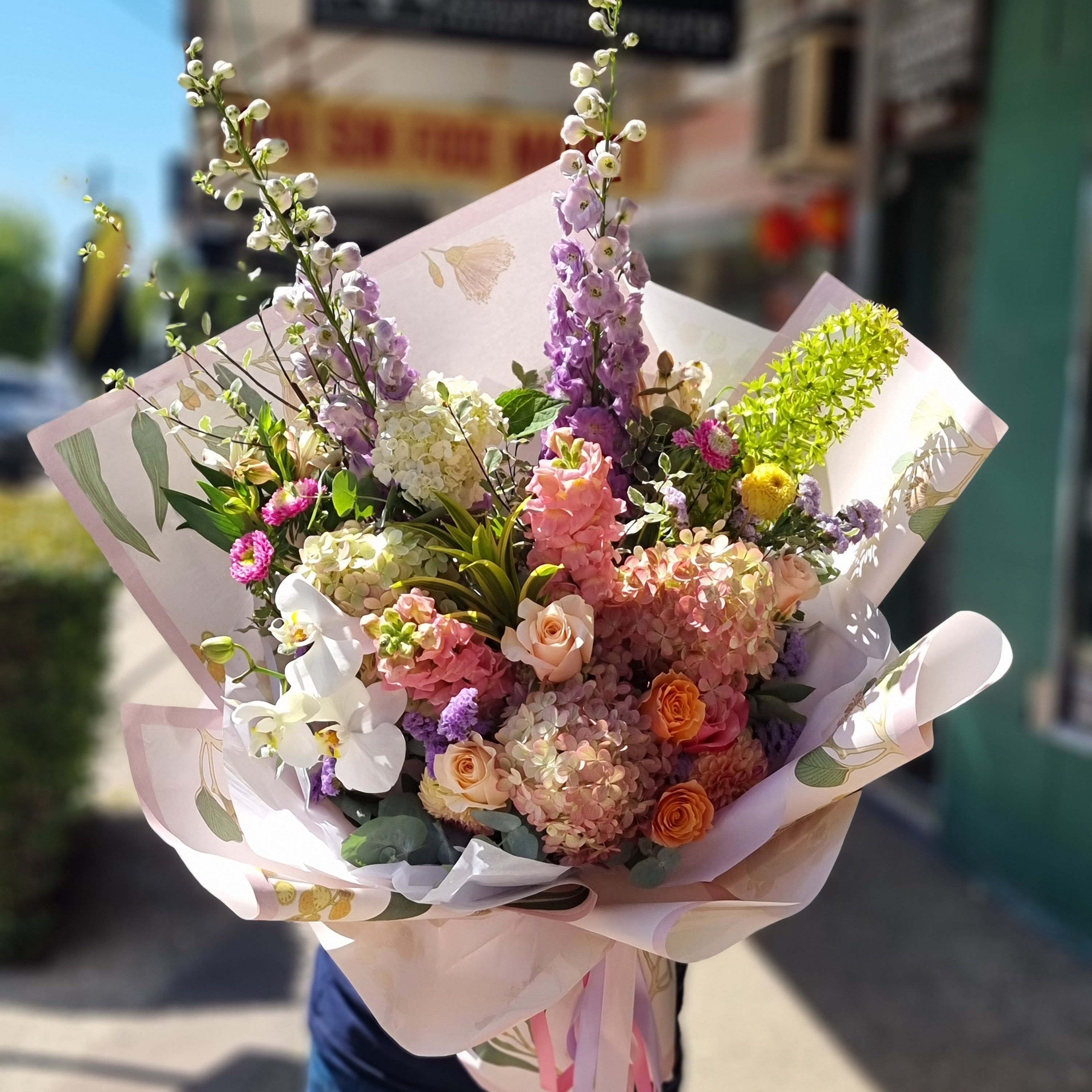 Bringing Smiles to Doorsteps with Beautiful Flower Delivery Options