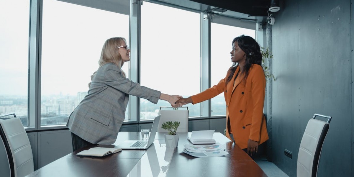 Seasonal Formal Fashion: Office Wear Essentials for Spring, Summer, Fall, and Winter