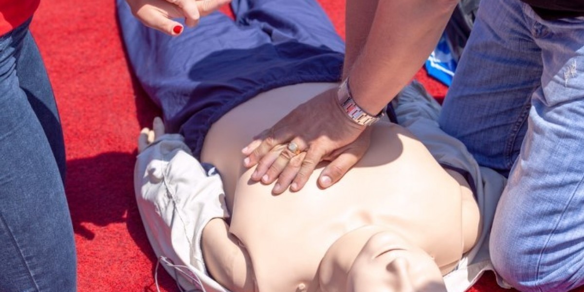 Empowering Responders: Why West Coast First Aid Training Leads in WA