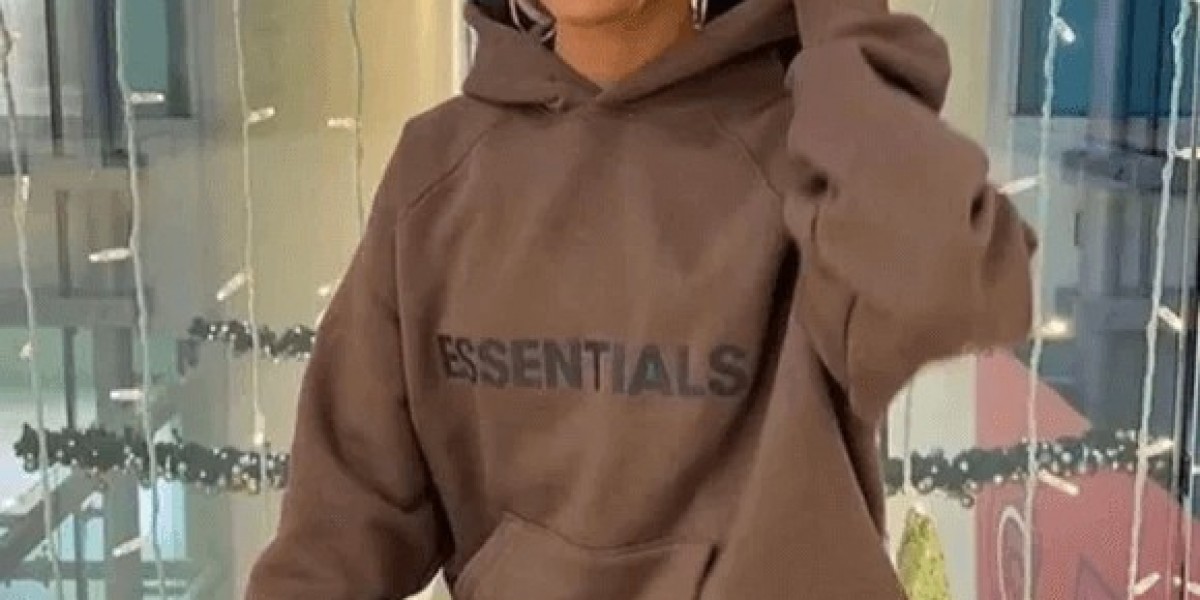 Essentials Clothing: The New Era of Minimal Street Luxury