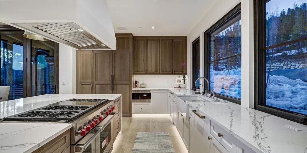 Choosing the Right Marble and Granite Fabricator for Your Space