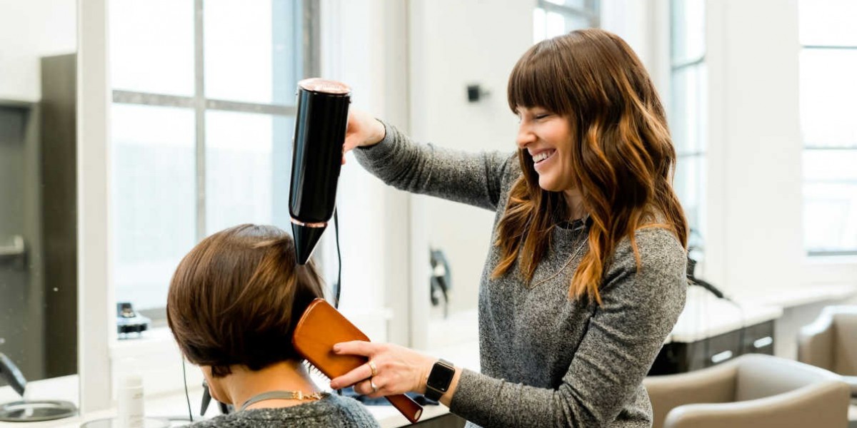 Din lokale Hønefoss frisør – Beauty By Hårstudio for stil, kvalitet og trygghet