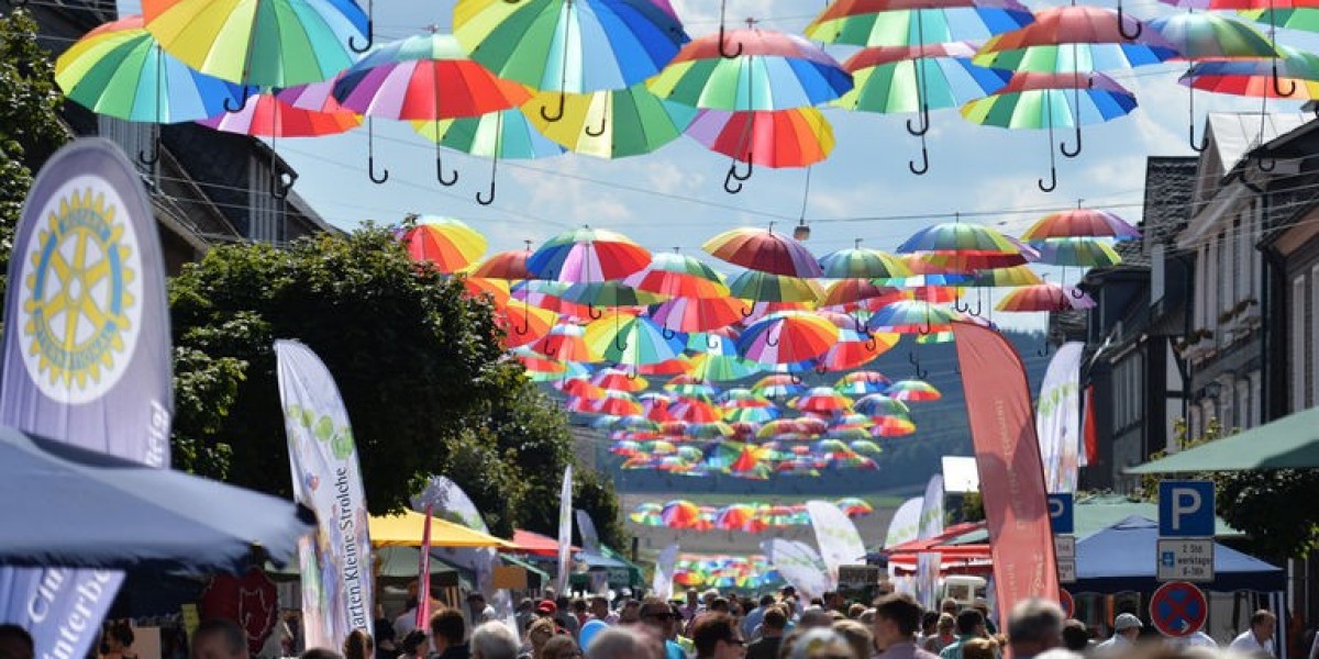 Artiesten inhuren: Connecting Artists, Events, and Audiences