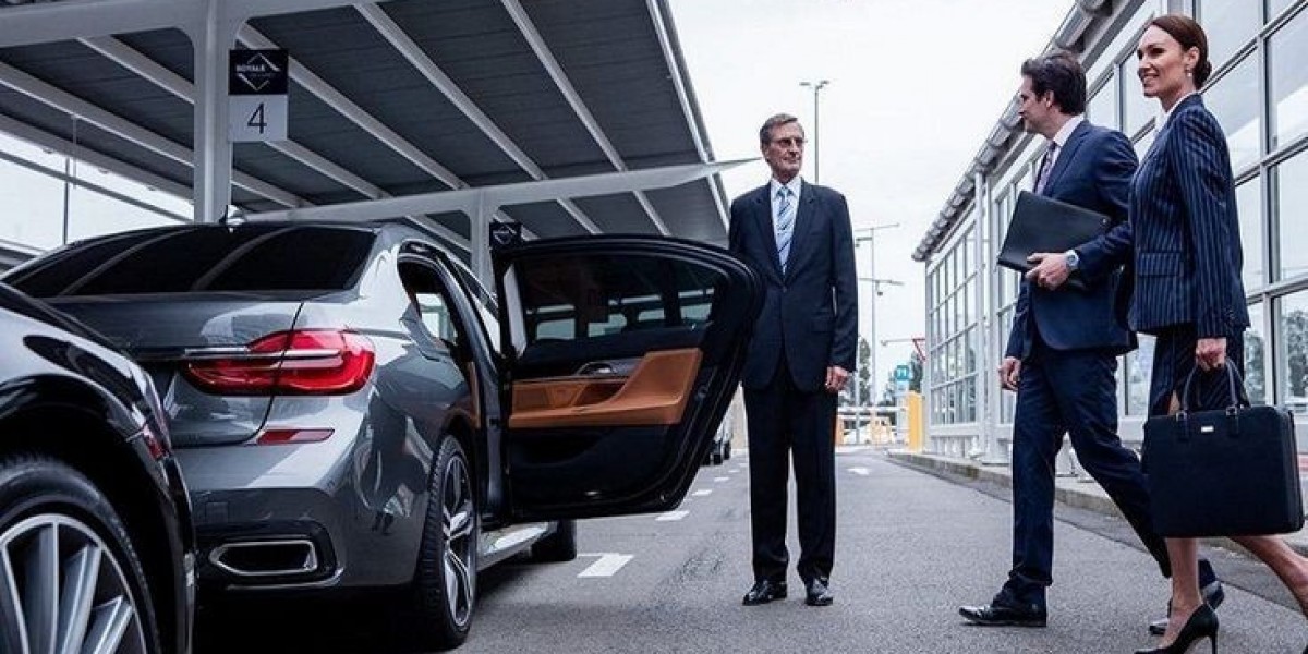 Professionele privé taxichauffeur in Amsterdam voor comfortabel en veilig vervoer