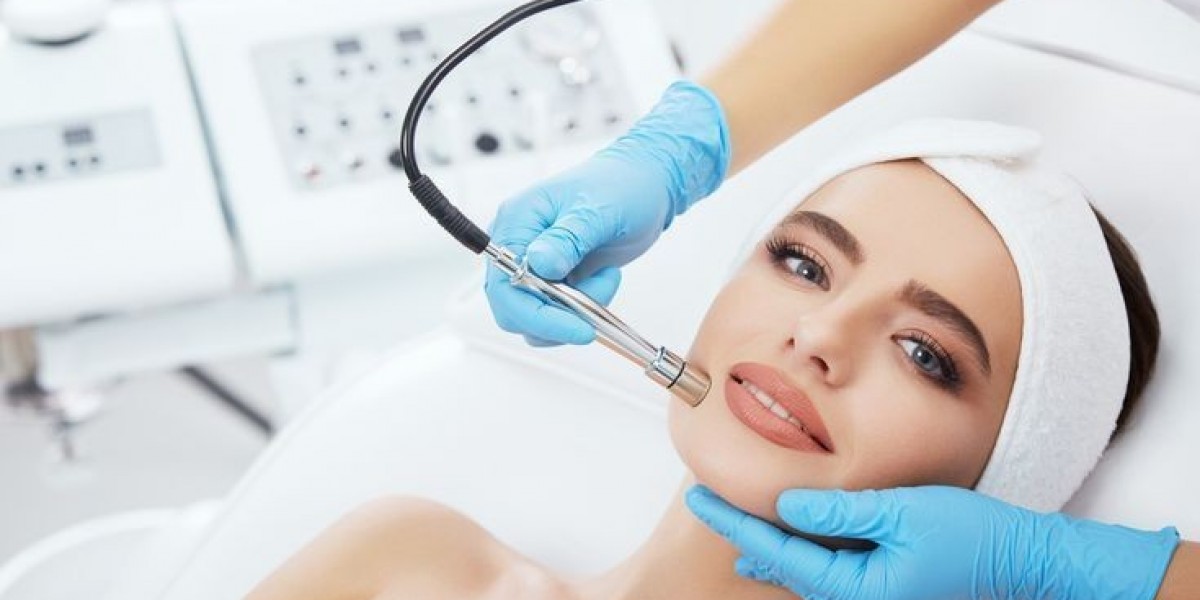 Hydrafacial Treatment: The Ultimate Skin Refresh Therapy
