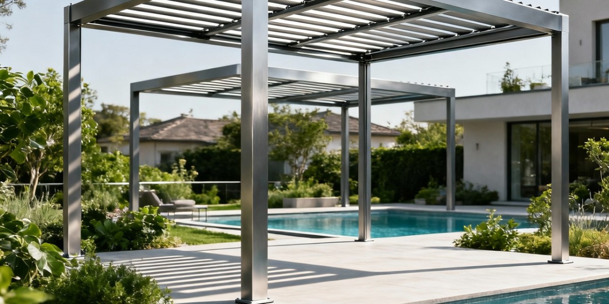 حماية ورفاهية حول المسبح: لماذا تعتبر برجولات المنيوم الرفيق المثالي لحمام سباحتك؟