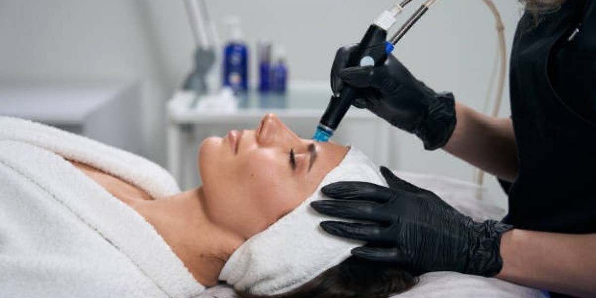 Top Reasons to Try Hydrafacial in Riyadh for Glow