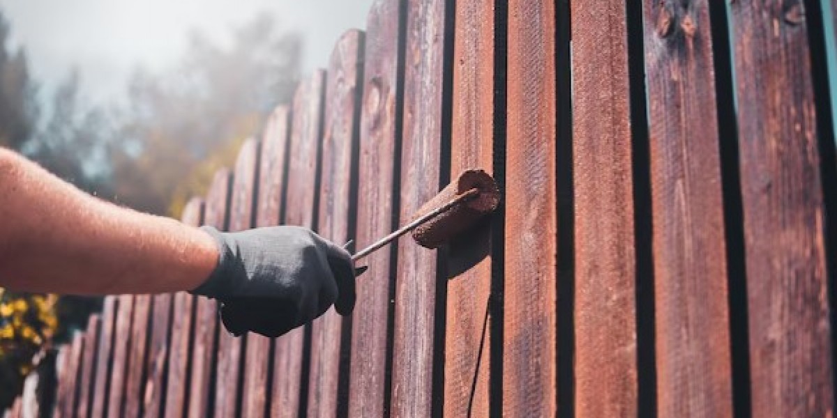 The Complete Guide to Fence Staining: Protecting and Beautifying Your Outdoor Space